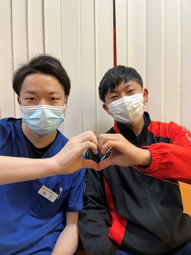 10代　男性　テニス肘